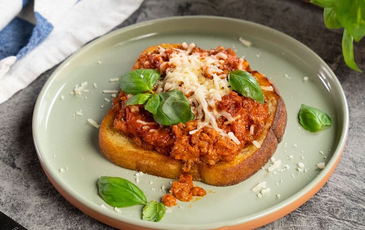 Leftover Toast Bolognese på LantGoda Surdeigsbrød - Oppskrifter | Pågen